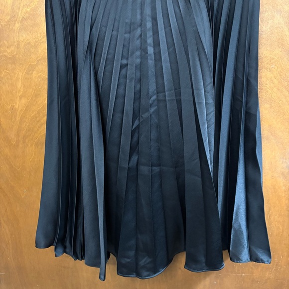 Abercrombie & Fitch Black Satin Plunge Pleated Babydoll Mini Dress Formal Small - Picture 11 of 14